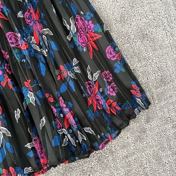 Halogen Pleated Multi-Color Metallic Threads Floral Skirt - Picture 3 of 5